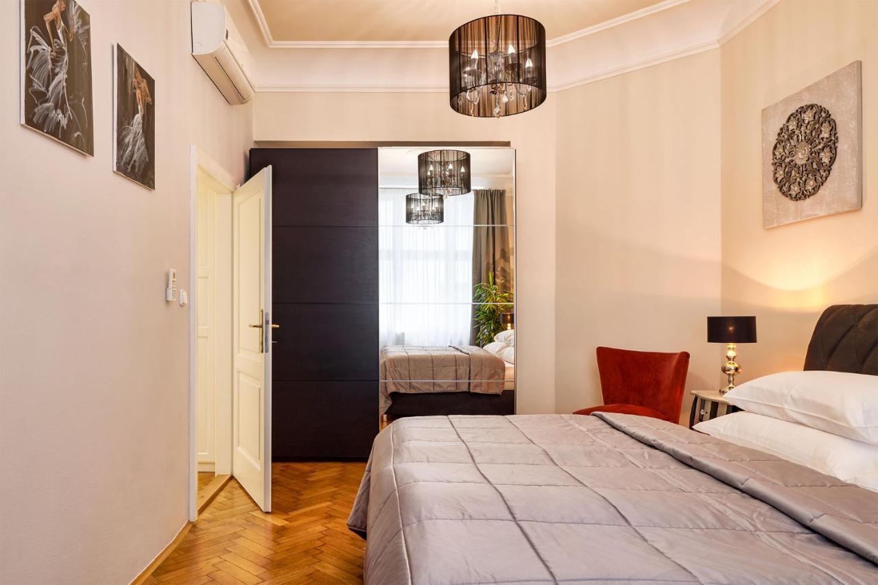 Pragueone Apartment,A/C,Terrace Kültér fotó