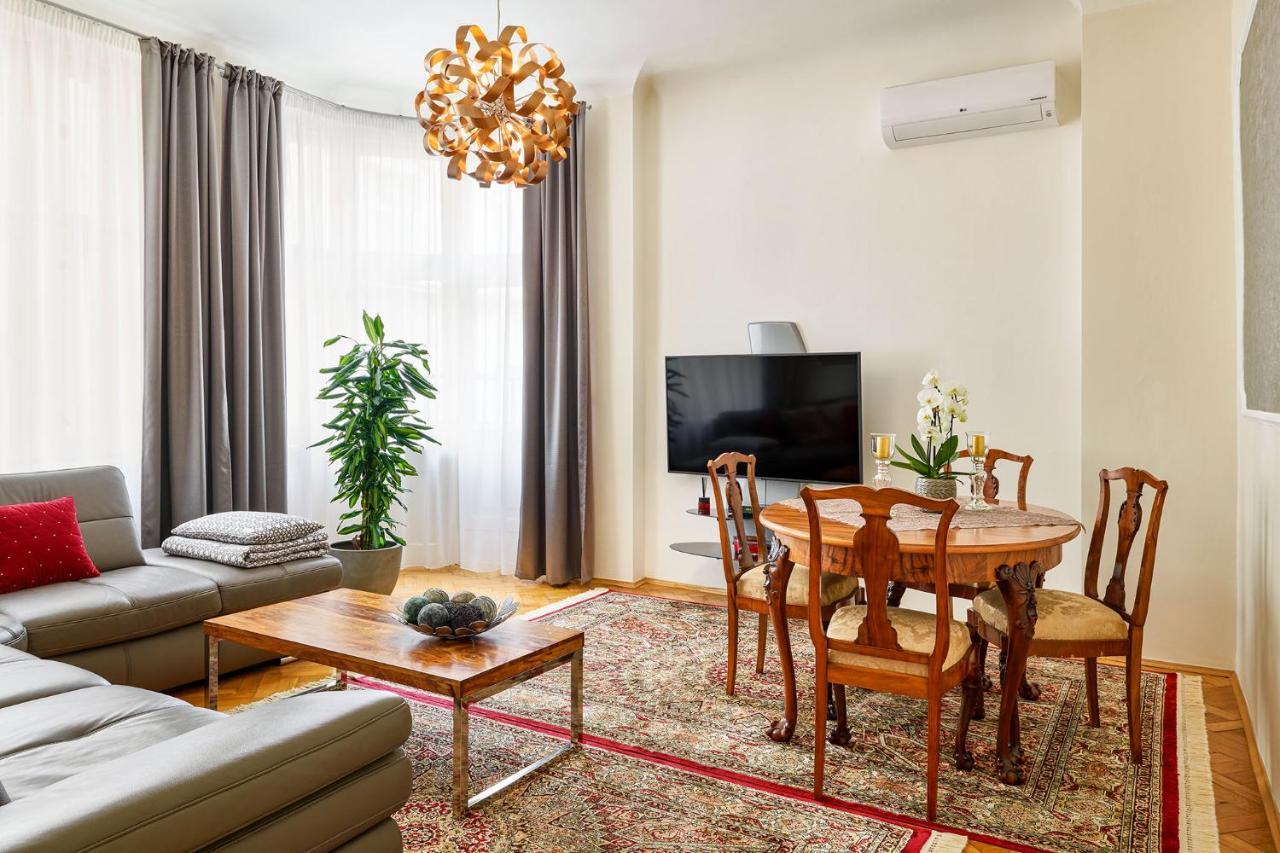 Pragueone Apartment,A/C,Terrace Kültér fotó