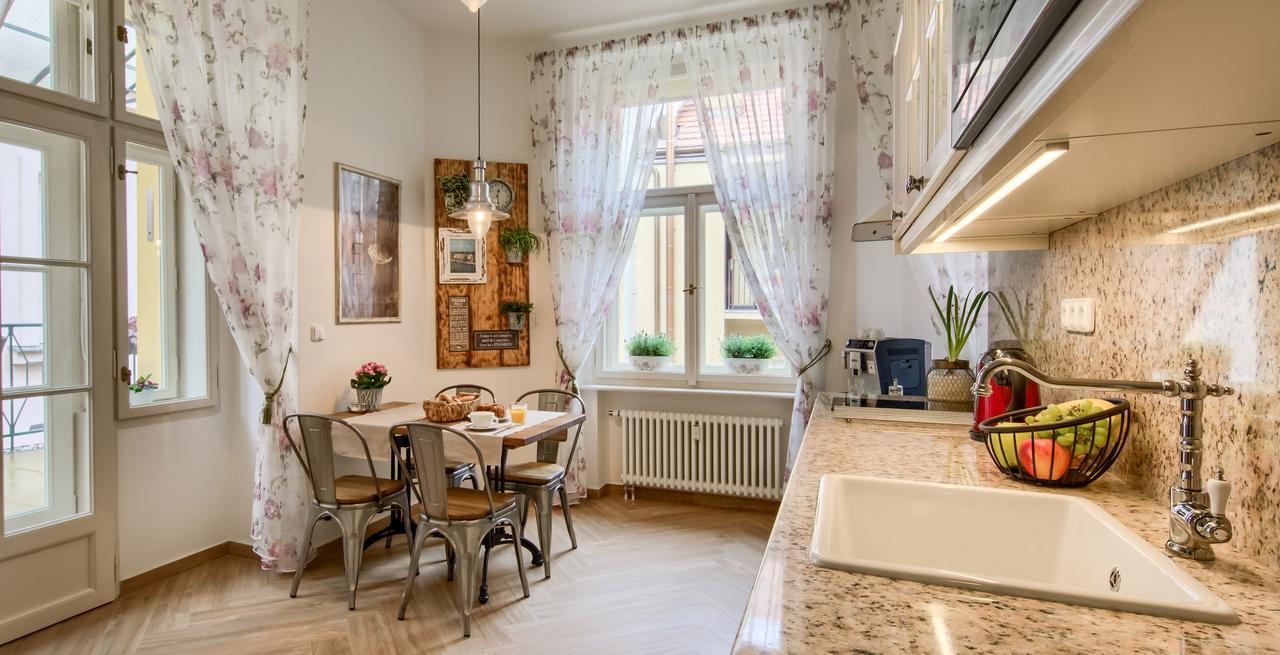 Pragueone Apartment,A/C,Terrace Kültér fotó