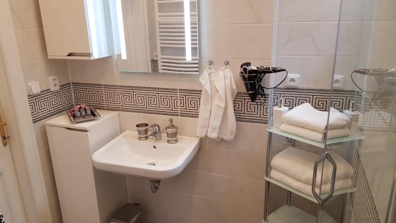 Pragueone Apartment,A/C,Terrace Kültér fotó